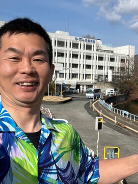 「no brand（ノーブランド）のアイテム（シャツ/ブラウス、ブルー系）」を使った、新村 浩明さん（メンズ・167cm）の春コーディネート