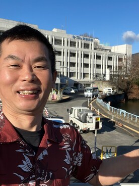 「no brand（ノーブランド）のアイテム（シャツ/ブラウス、ブラウン系）」を使った、新村 浩明さん（メンズ・167cm）の冬コーディネート