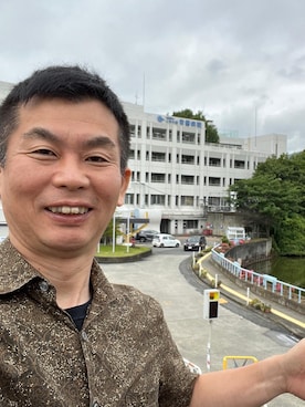 「no brand（ノーブランド）のアイテム（シャツ/ブラウス、ブラウン系）」を使った、新村 浩明さん（メンズ・167cm）の夏コーディネート
