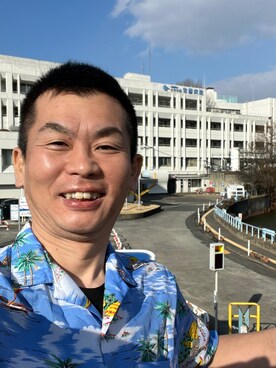 「no brand（ノーブランド）のアイテム（シャツ/ブラウス、ブルー系）」を使った、新村 浩明さん（メンズ・167cm）の春コーディネート