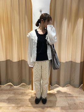 「花柄パンツ」｜kudo_さん（レディース・161cm）の秋コーディネート