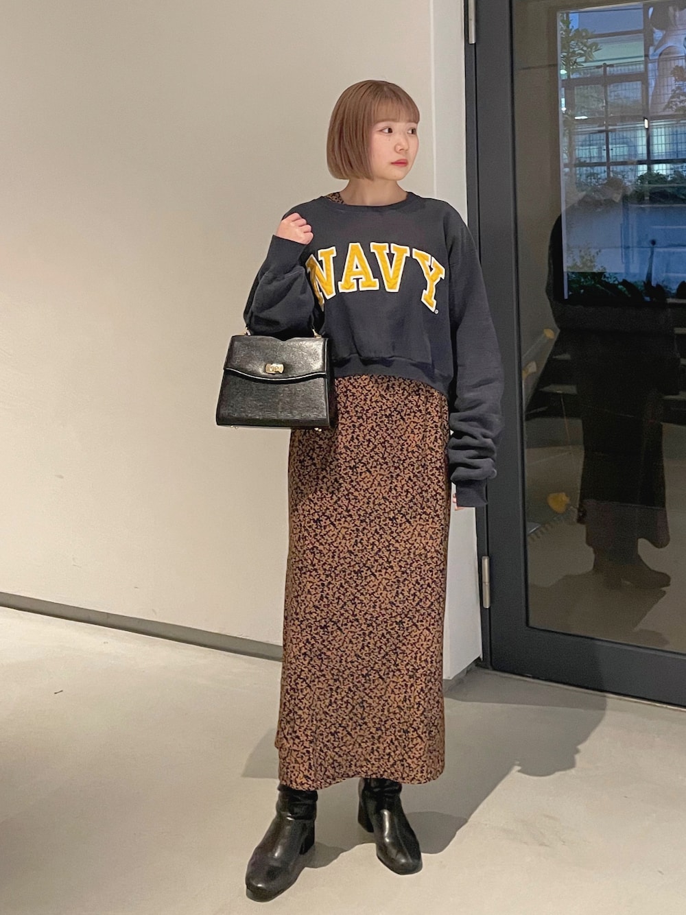 「古着、ワンピース、ロングブーツ、オーバーサイズ、メンズライク、リメイク、古着MIX、きれいめカジュアル、ootd、古着コーデ、低身長コーデ、オトナカジュアル、152cm、TINA:JOJUN、ティーナジョジュン」｜「TINA：JOJUNのパフスリーブ ワンピース TINA：JOJUN（ワンピース、ブルー系）」を使った、udon(23)さん（レディース・152cm）の秋コーディネートの1枚目の写真