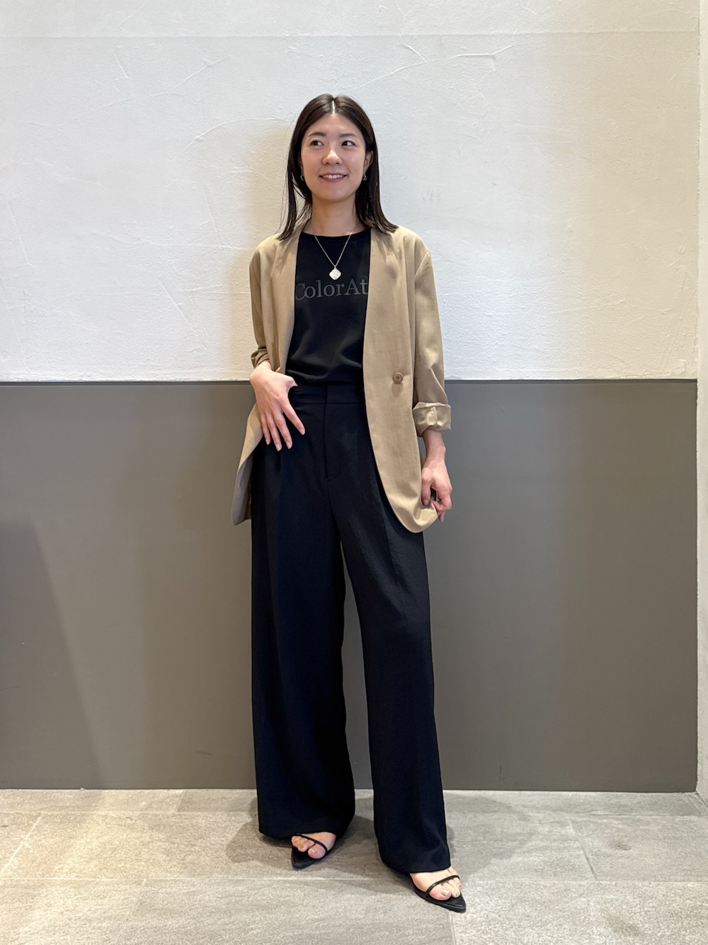 「ジャケット、ジャケットスタイル、ジャケットコーデ、ジャケット/アウター、ジャケット 、ワイドパンツ、ワイドスラックス、ワイドシルエット、ワイドパンツ 」｜「COLLAGE GALLARDAGALANTEのジャージワイドパンツ/セットアップ可/WEB限定カラー・サイズ展開（その他パンツ、ブラック系）」を使った、fukaseさん（レディース・162cm）の夏コーディネートの1枚目の写真