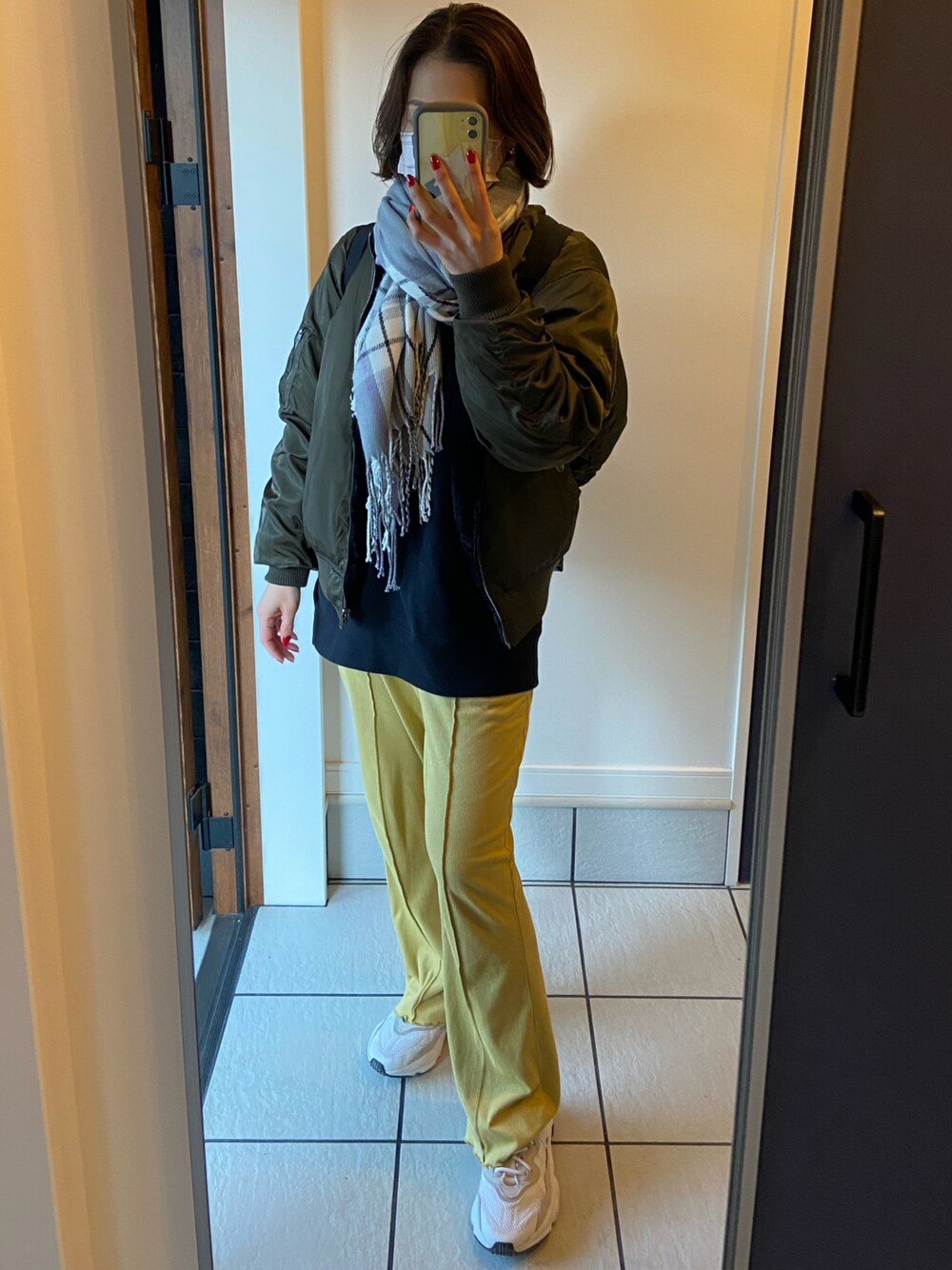 𝑒𝑟𝑖𝑐𝑎さんの「スウェットシャツ（長袖）（UNIQLO）」を使ったコーディネートの1枚目の写真