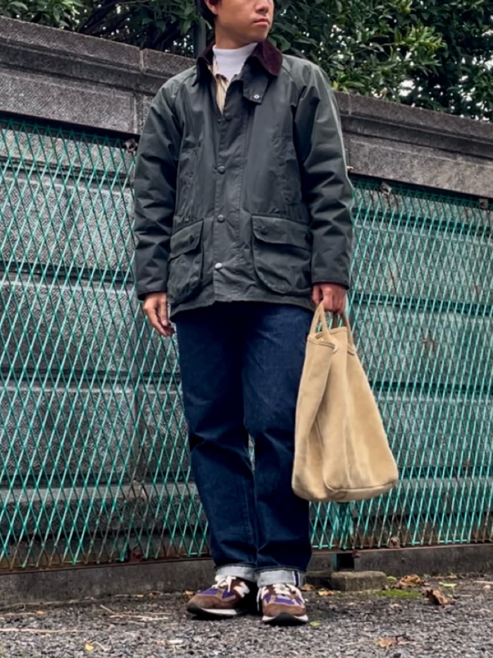 「バブアー」｜「Barbourの【BEDALE / ビデイル】ワックス コットン ブルゾン（レギュラーフィット）（ブルゾン、グリーン系）」を使った、ddddd05さん（メンズ・169cm）の秋コーディネートの1枚目の写真