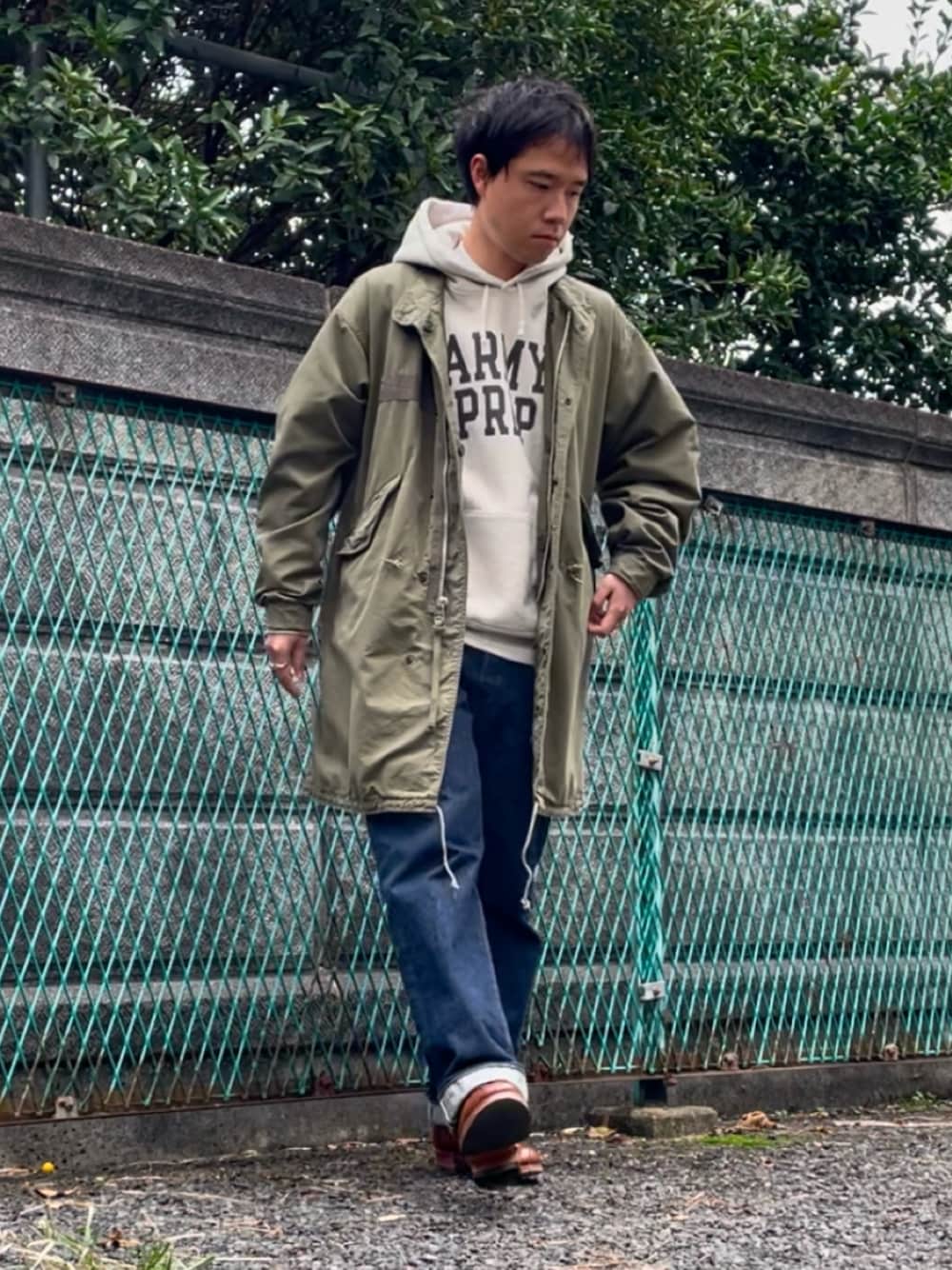 「ミリタリー、military、m65パーカー」｜「orSlowのorSlow/オアスロウ M-65 FISH TALL COAT ARMY GREEN ミリタリー モッズコート フィッシュテールパーカー ロングコート（ミリタリージャケット、グリーン系）」を使った、ddddd05さん（メンズ・169cm）の秋コーディネートの1枚目の写真