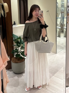 「RIVE DROITE（リヴドロワ）の【A・MONN】【吸水速乾/接触冷感】オープンネックTee　(夏服/半袖/シアートップス)（Tシャツ/カットソー、グリーン系）」を使った、nahoさん（レディース・161cm）の夏コーディネート