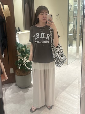 「RIVE DROITE（リヴドロワ）の【Yossshiiii企画/6色展開/ひんやりタッチ】R.D.S.CロゴTee（Tシャツ/カットソー、ブラウン系）」を使った、nahoさん（レディース・161cm）の夏コーディネート
