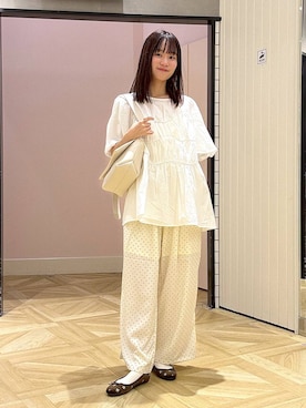 「LOWRYS FARM（ローリーズファーム）の【500mlペットボトル収納可】フラップショルダーＢＡＧ 1046881（ショルダーバッグ、ホワイト系）」を使った、riidayooさん（レディース）の夏コーディネート