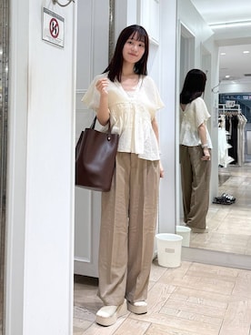 「LOWRYS FARM（ローリーズファーム）のバスケットワイドパンツ 637610（スラックス、ベージュ系）」を使った、riidayooさん（レディース）の夏コーディネート