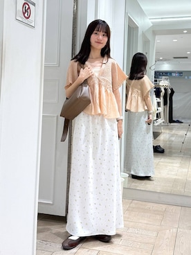 「LOWRYS FARM（ローリーズファーム）のストレッチサテンスカート　 290120（スカート、ホワイト系）」を使った、riidayooさん（レディース）の春コーディネート