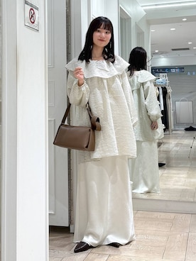 「LOWRYS FARM（ローリーズファーム）のストレッチサテンスカート　 290120（スカート、ホワイト系）」を使った、riidayooさん（レディース）の春コーディネート