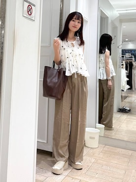 「LOWRYS FARM（ローリーズファーム）のバスケットワイドパンツ 637610（スラックス、ベージュ系）」を使った、riidayooさん（レディース）の夏コーディネート