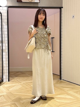 「LOWRYS FARM（ローリーズファーム）のシャーリングブラウスフレンチスリーブ　1046442（シャツ/ブラウス、ベージュ系）」を使った、riidayooさん（レディース）の夏コーディネート