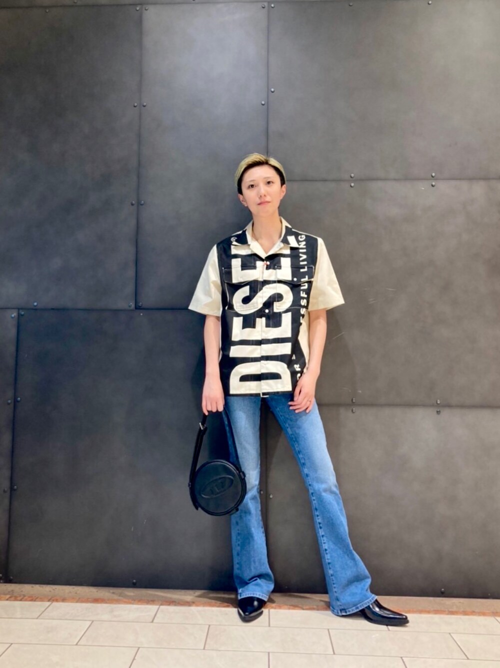 DIESEL（ディーゼル）の「レディース Dロゴエンボス ラウンド