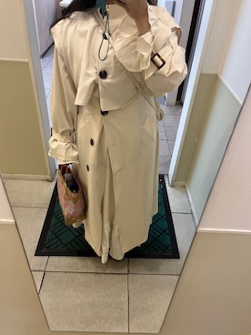 「オールホワイト」｜「アイテム（トレンチコート）」を使った、mipoさん（レディース・157cm）の春コーディネート