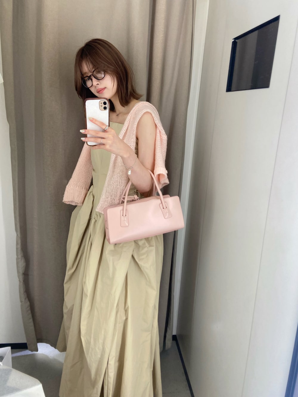 「atmos pinkのatmos pink 透かし編みショートフーディ（パーカー、ピンク系）」を使った、yuklaly_さん（レディース・160cm）の夏コーディネートの1枚目の写真
