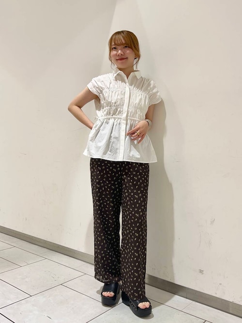 スタッズサボサンダル