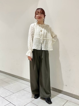 「KBF（ケイビーエフ）のアイテム（スラックス）」を使った、sorakaさん（レディース・159cm）の冬コーディネート