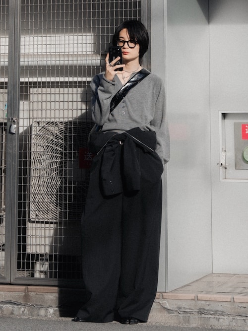 「soerte（ソエルテ）のWool Blend Rolled Edge Henley Neck Knit / ウールブレンドヘンリーネックニット（ニット/セーター）」を使った、きゅうさん（メンズ・172cm）の秋コーディネート