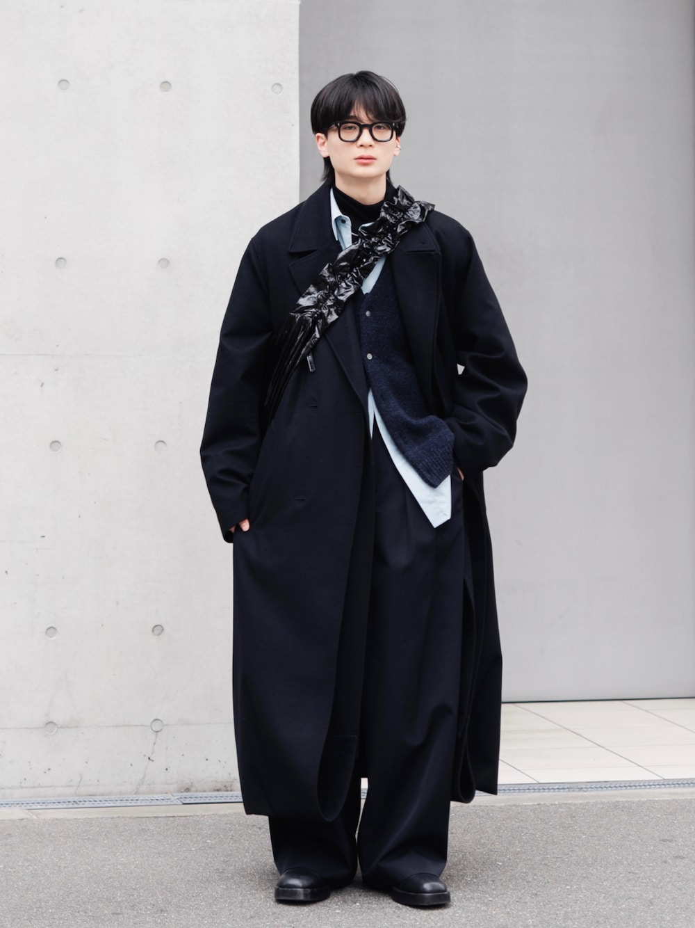 パンツ WOOL GABARDINE INTACK WIDE TROUSERS WOOL GABARDINE INTACK WIDE TROUSERSを使った人気ファッション