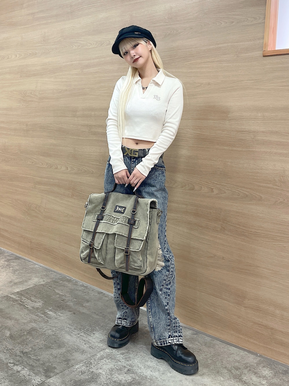 「x-girl、x-girl_ootd、エックスガール、秋コーデ、秋服、2024秋新作、2024トレンド、トレンドファッション、シティガール、パンツスタイル、通学コーデ、お出かけコーデ、ヴィンテージ風、レディライク、クロップドトップス」｜「X-girlのNEWSBOY CAP（キャスケット、ブラック系）」を使った、RUIさん（レディース・160cm）の秋コーディネートの1枚目の写真