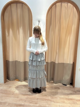 「オフホワイト」｜「アイテム（スニーカー）」を使った、noharaさん（レディース・156cm）の秋コーディネート
