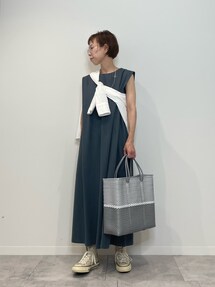 Bagolo バゴロ シルバー トートバッグ ピンバッジ メタリック 肩がけ Bagolo バゴロ シルバー トートバッグ ピンバッジ メタリック 肩