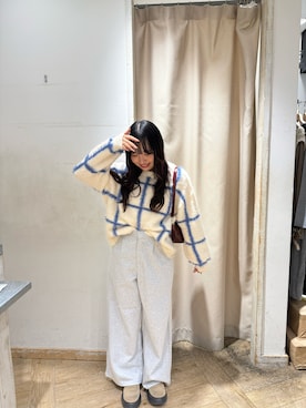 「アイテム（スウェットパンツ）」を使った、Ayaさん（レディース・158cm・10代）の秋コーディネート