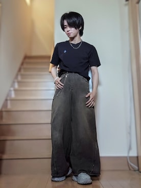 「GU（ジーユー）のアイテム（Tシャツ/カットソー、ブルー系）」を使った、鈴木 悠馬さん（メンズ・160cm）の春コーディネート