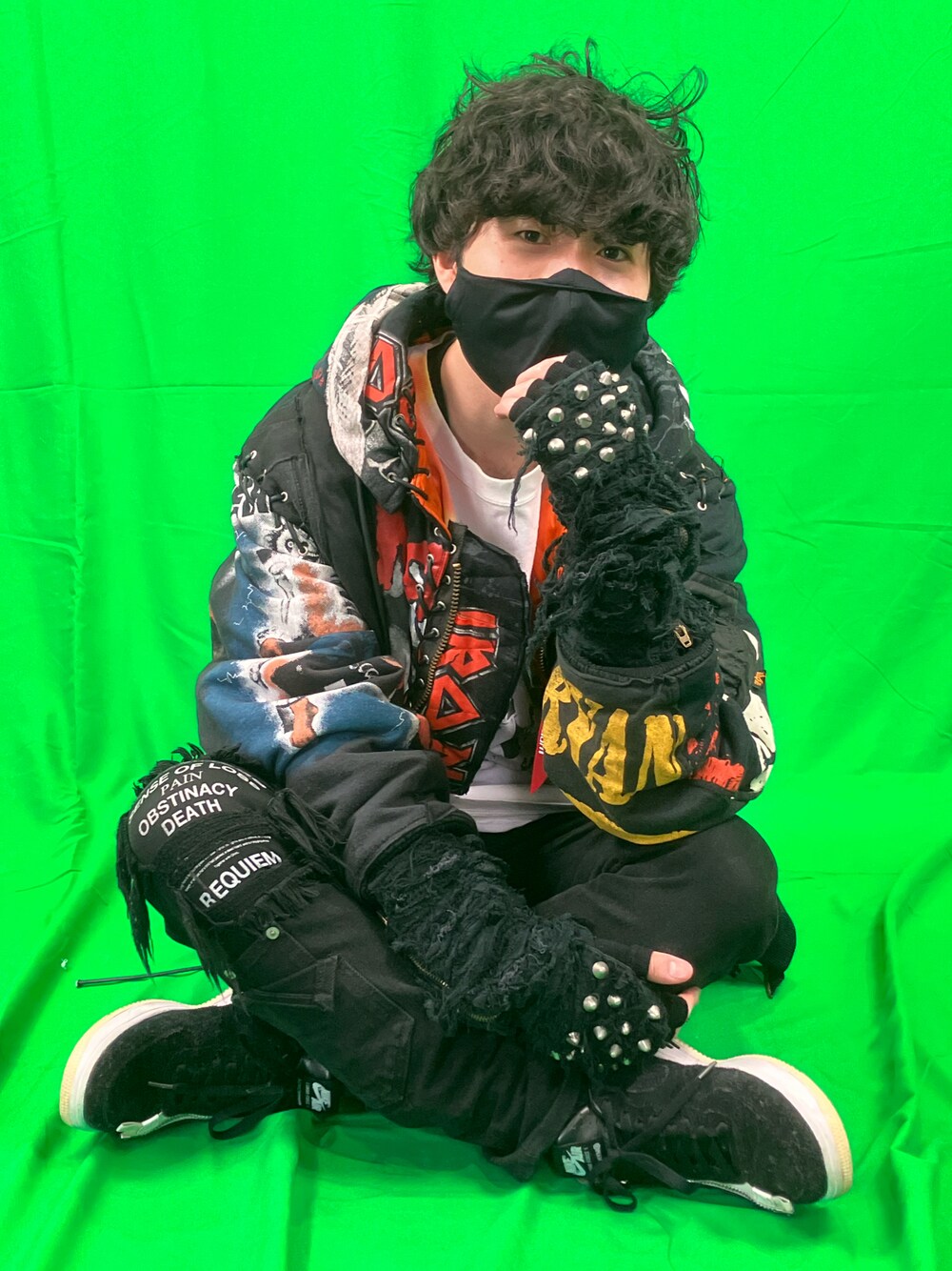 「MAISON HOMUNCULUSのアイテム（MA-1、その他）」を使った、MIWARSさん（メンズ・161cm）の春コーディネートの1枚目の写真