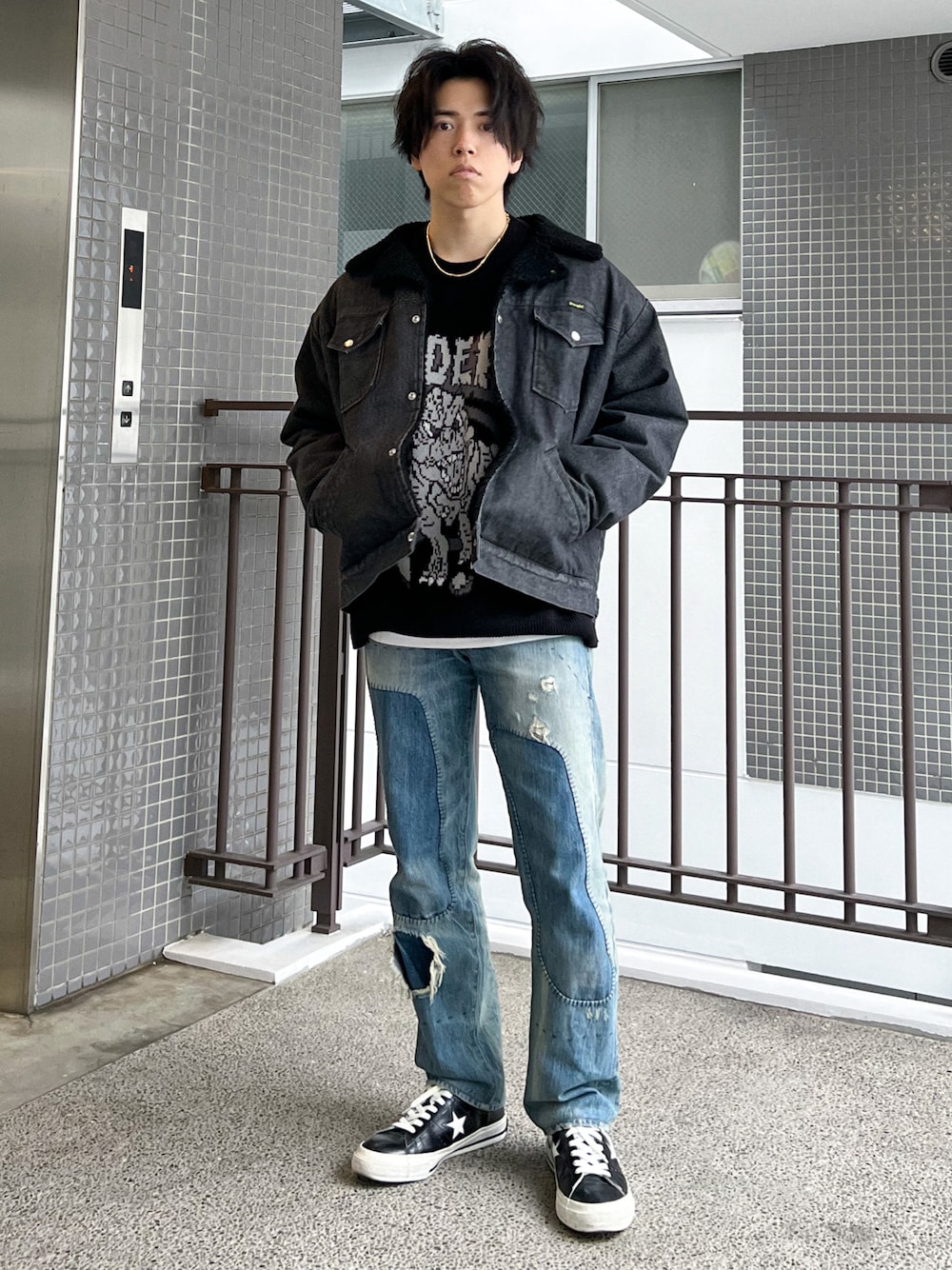 「冬コーデ、メンズコーデ、ビッグシルエット、低身長、大人コーデ、ブラック、デニム、私の推しブランド、レイヤードスタイル」｜「BEAMSのアイテム（ブルゾン、ブラック系）」を使った、ミツイユウヤさん（メンズ・169cm）の冬コーディネートの1枚目の写真
