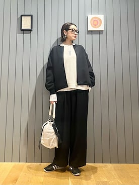 「アイテム（イヤリング）」を使った、安田(yasuda)さん（レディース・168cm）の秋コーディネート