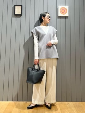 「green label relaxing（グリーンレーベルリラクシング）のアイテム（スラックス）」を使った、安田(yasuda)さん（レディース・168cm）の冬コーディネート