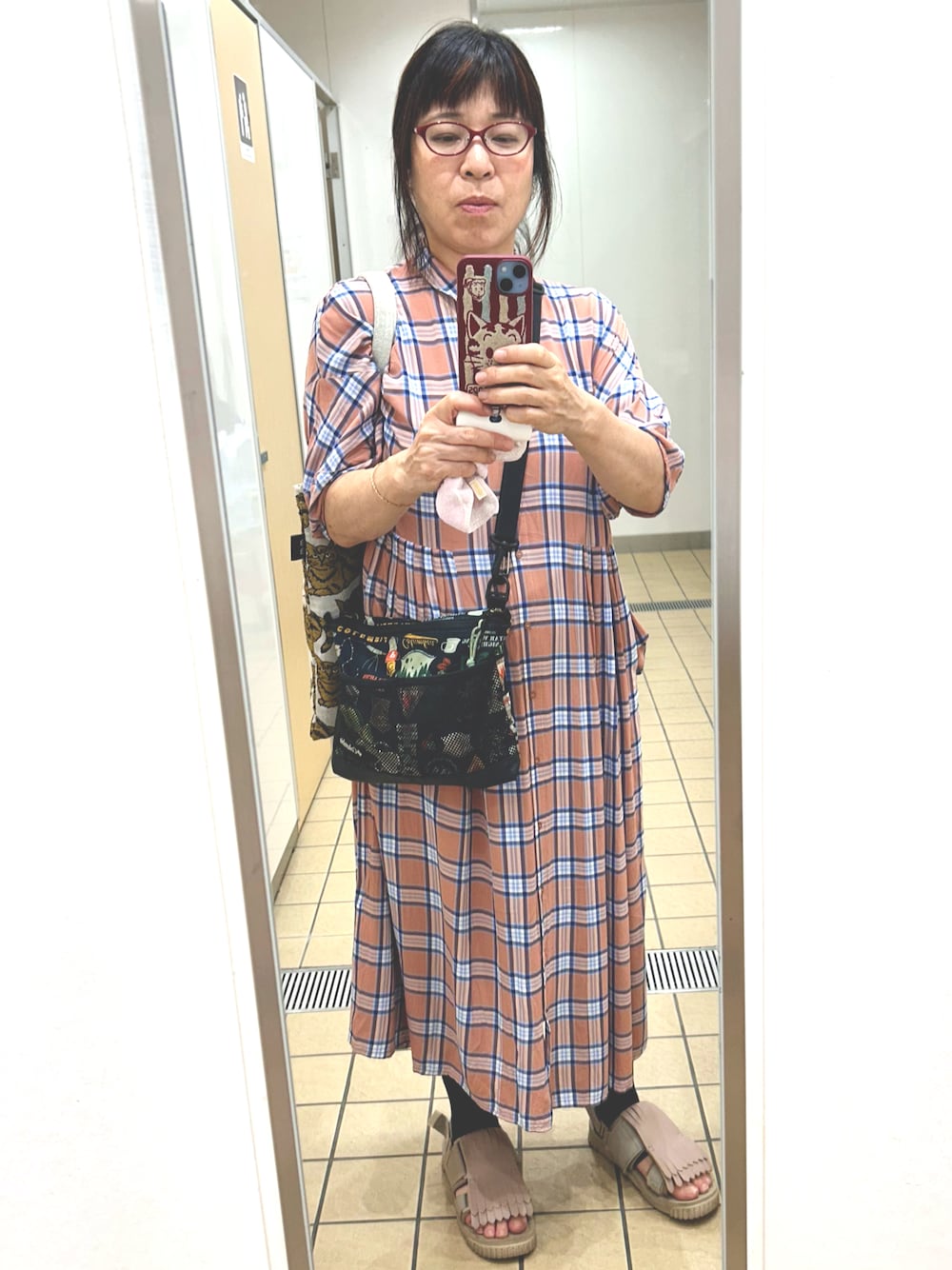 「SHAKAのアイテム（サンダル、ベージュ系）」を使った、rin rinさん（レディース・158cm）の夏コーディネートの1枚目の写真