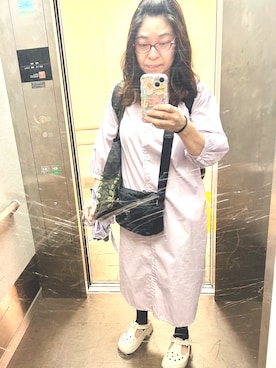 「crocs（クロックス）のアイテム（サンダル、ホワイト系）」を使った、rin rinさん（レディース・158cm）の秋コーディネート