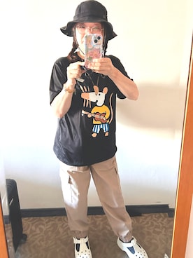 「アイテム（カーゴパンツ、ベージュ系）」を使った、rin rinさん（レディース・158cm）の夏コーディネート