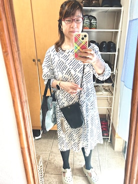 「crocs（クロックス）のアイテム（サンダル、ホワイト系）」を使った、rin rinさん（レディース・158cm）の夏コーディネート
