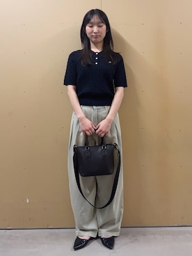 「fredy emue（フレディエミュ）の2wayシボフェイクレザートートバッグ（トートバッグ、ブラック系）」を使った、HINAKOさん（レディース・162cm）の春コーディネート