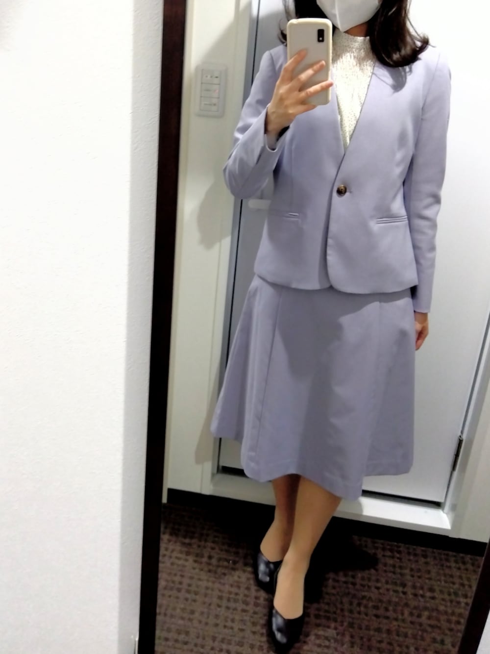 「春服デビュー宣言、パープル、オフィスカジュアル、カラースーツ、フレアスカート、INDEX、chocolates、紫大好き人間、通勤スタイル、スーツスタイル」｜「indexの【セットアップ対応】Reflax ツイルノーカラージャケット（ノーカラージャケット、パープル系）」を使った、kakibutterさん（レディース・159cm）の春コーディネートの1枚目の写真