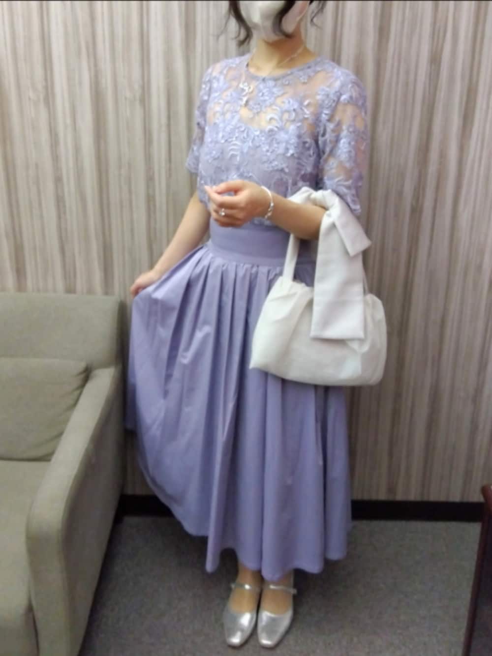 「結婚式お呼ばれ、ラベンダー、ドレス、紫、結婚式ドレス、フリマアプリ出品中」｜「kaeneのオーガンジー2wayリボンバック（ハンドバッグ、ベージュ系）」を使った、kakibutterさん（レディース・159cm）の夏コーディネートの1枚目の写真