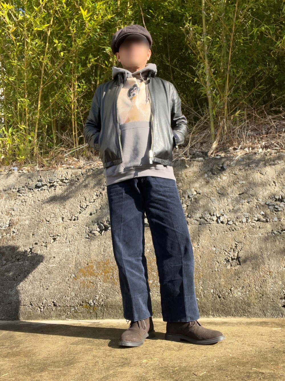 「低身長、50代ファッション、CA4LA、HARE、Gildan、GU、コーデュロイ、犬」｜「不明のアイテム（パンツ、ブラック系）」を使った、パパンさん（メンズ・160cm）の秋コーディネートの1枚目の写真
