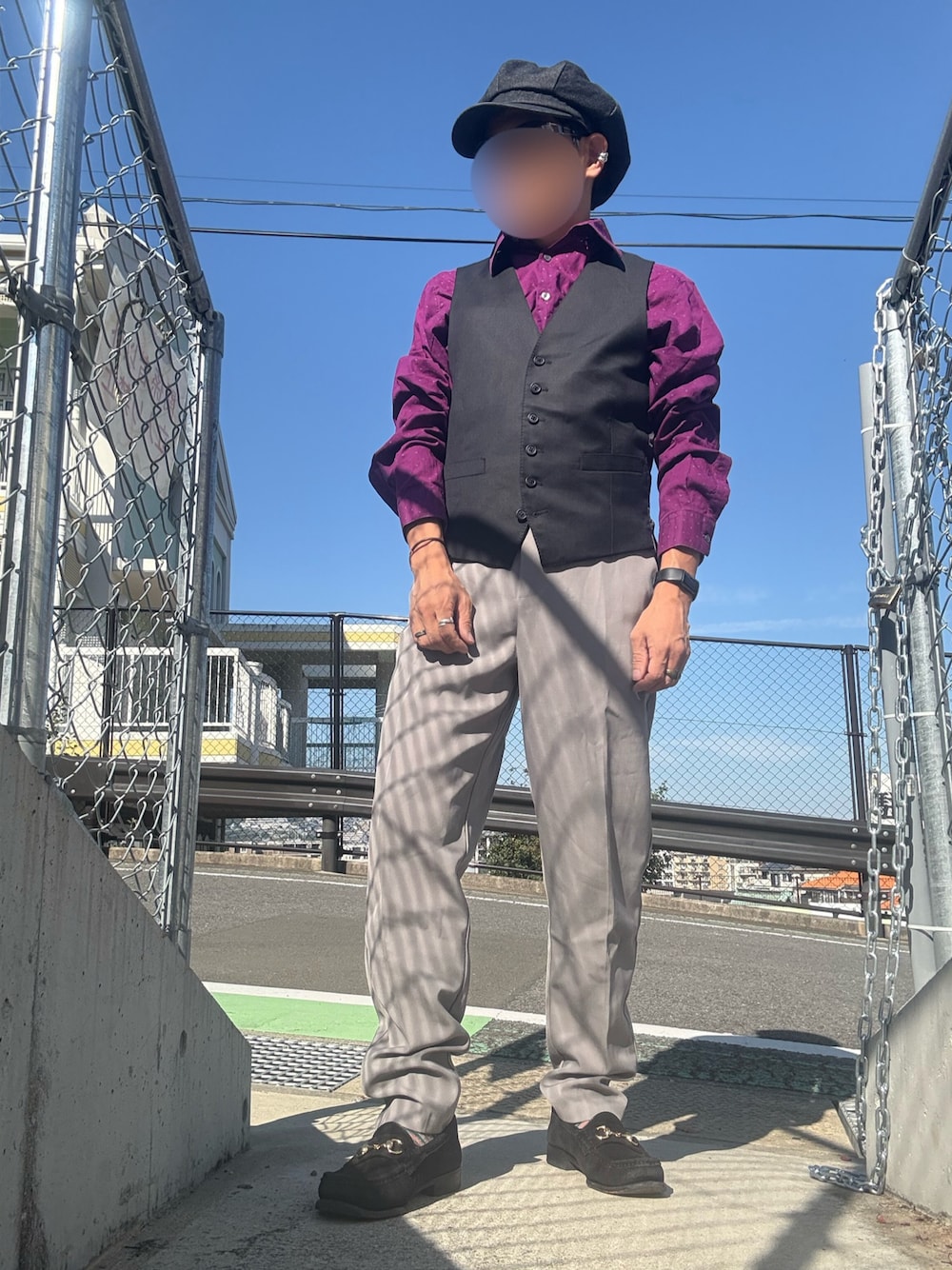 Maison Kitsuneのスラックスを使った人気ファッションコーディネート