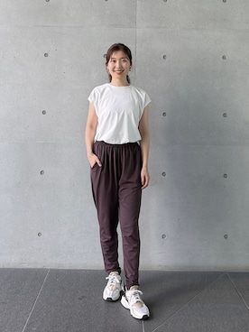 「Julier Yoga and Relax（ジュリエヨガアンドリラックス）のJulier (定番)Ecocoギャザーパンツ（その他パンツ、ブラウン系）」を使った、Julierさん（レディース・160cm）の夏コーディネート
