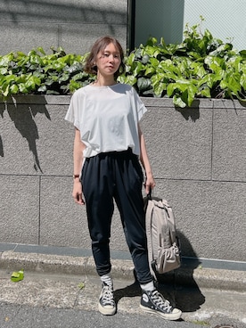 「Julier Yoga and Relax（ジュリエヨガアンドリラックス）のJulier (定番)Ecocoギャザーパンツ（その他パンツ、ブラック系）」を使った、Julierさん（レディース・160cm）の夏コーディネート