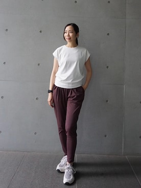 「Julier Yoga and Relax（ジュリエヨガアンドリラックス）のJulier (定番)Ecocoギャザーパンツ（その他パンツ、ブラウン系）」を使った、Julierさん（レディース・160cm）の夏コーディネート