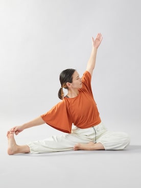 「Julier Yoga and Relax（ジュリエヨガアンドリラックス）のJulier フロウスムースショートトップス（その他トップス、ブラウン系）」を使った、Julierさん（レディース・170cm）の春コーディネート