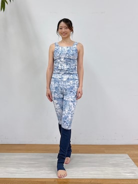 「アイテム（レッグウォーマー）」を使った、Julierさん（レディース・165cm）の秋コーディネート