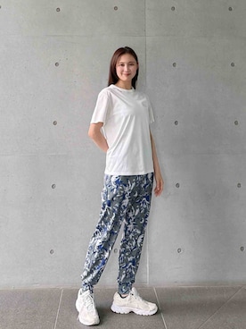 「Julier Yoga and Relax（ジュリエヨガアンドリラックス）のJulier コンディショニングTee（Tシャツ/カットソー、ホワイト系）」を使った、Julierさん（レディース・160cm）の夏コーディネート