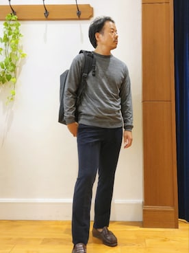 「オフィスカジュアル」｜「アイテム（Tシャツ/カットソー、グレー系）」を使った、RINさん（メンズ・167cm）の秋コーディネート